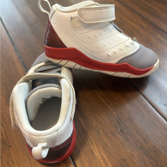 Nike Air Jordan Velocity GRAY WHITE RED Toddler Sz 9 sneaker shoes basketball - Picture 6 of 11